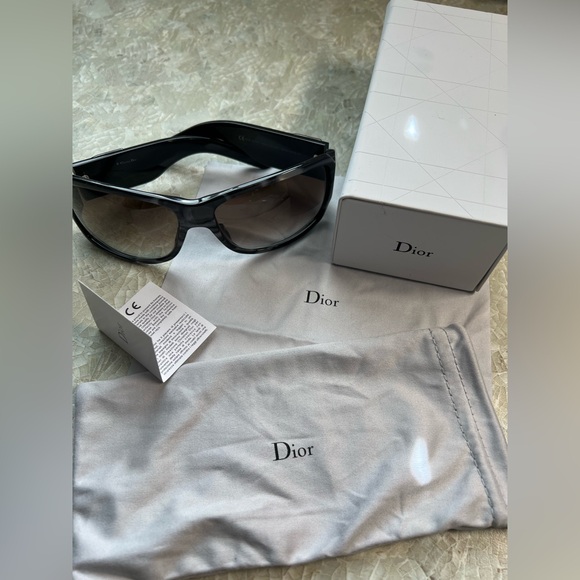 Dior Sunglasses - Picture 5 of 13